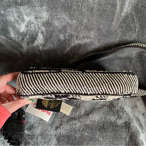 Viral Plaid Beaded Bag With Swan Bag Charm - Picture 6 of 8